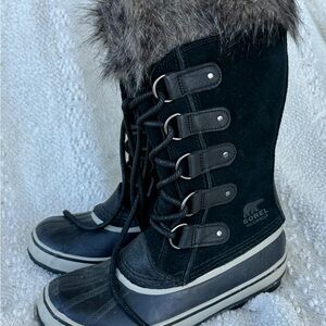 Sorel Black and Gray Winter Boots with Fur Trim